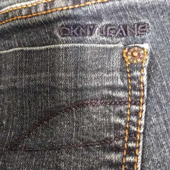DKNY ⭐️ Soho Bootcut Jeans - Picture 6 of 9